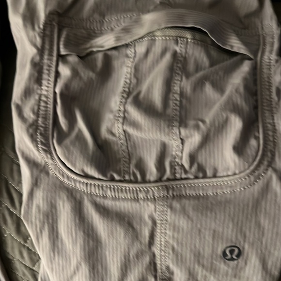 Lululemon dance studio gray crop pants sz 8 - Picture 5 of 6